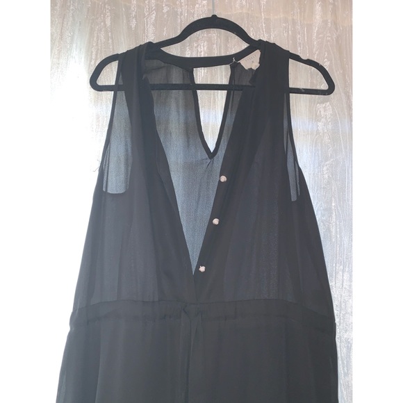 Buttoned down Romper - Picture 2 of 4